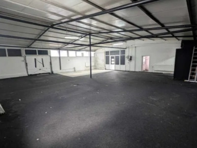 Ovidiu - Centru, spatiu multifunctional 180 mp.