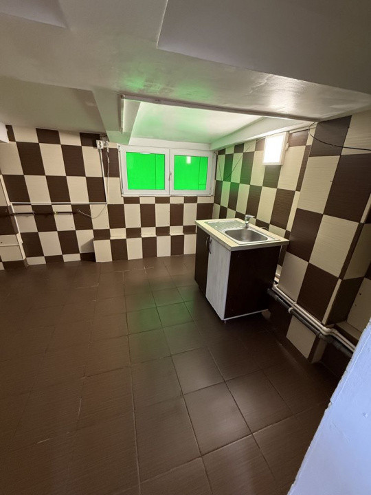 Poarta 6, spatiu comercial 125 mp.