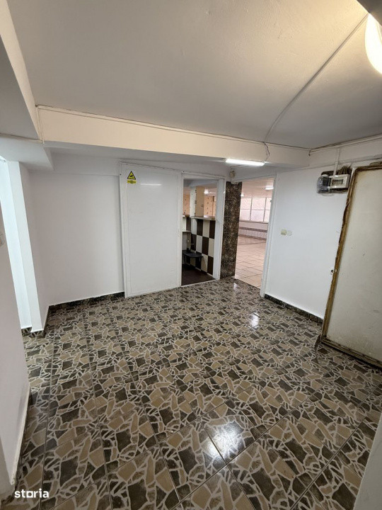 Poarta 6, spatiu comercial 125 mp.