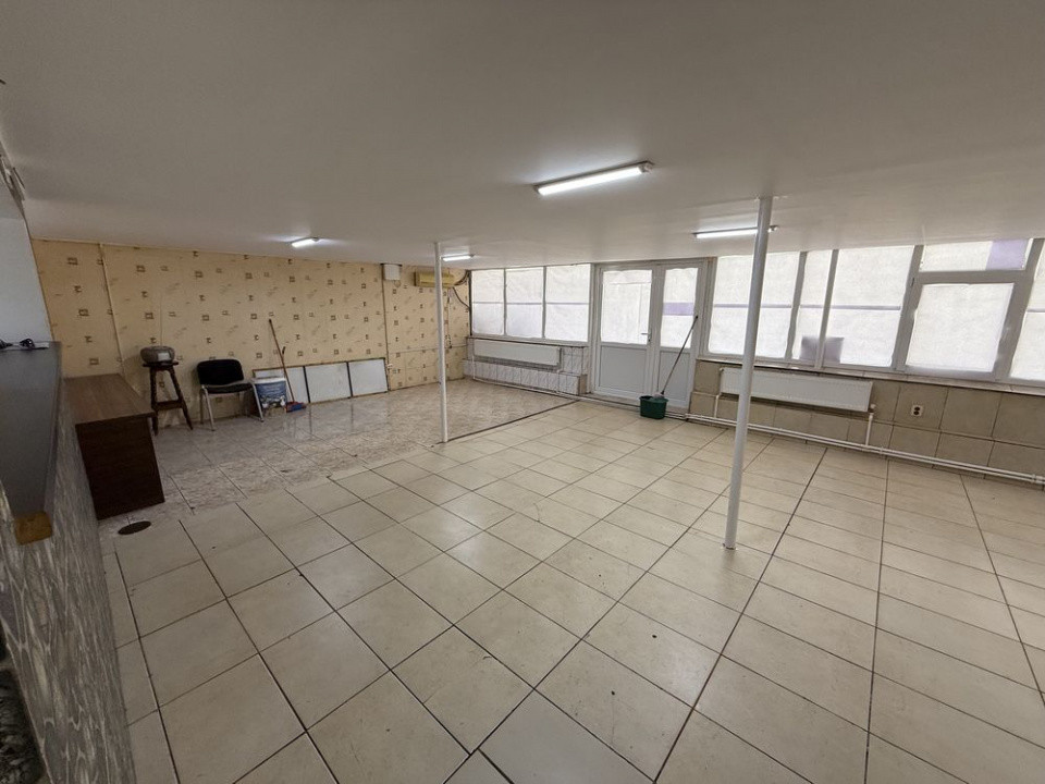 Poarta 6, spatiu comercial 125 mp.