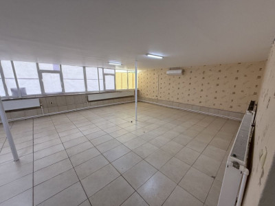 Poarta 6, spatiu comercial 125 mp.