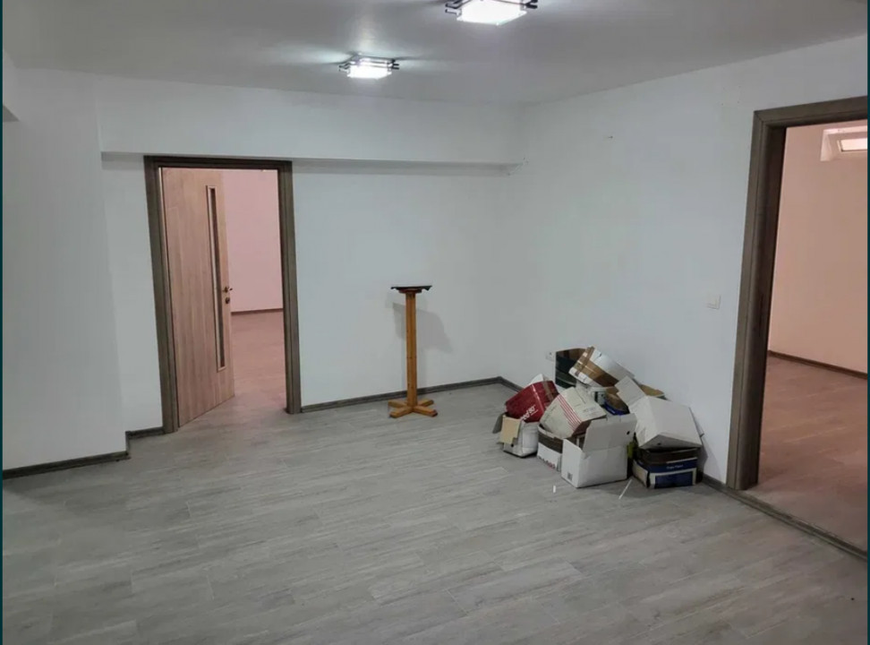 Trocadero, spatiu IDEAL BIROURI, 3 camere + oficiu, 85 mp.