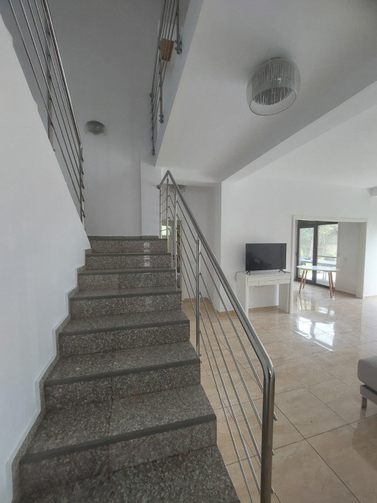 Constanta Sud (Lazu), vila P+1, 5 camere, renovata 2026