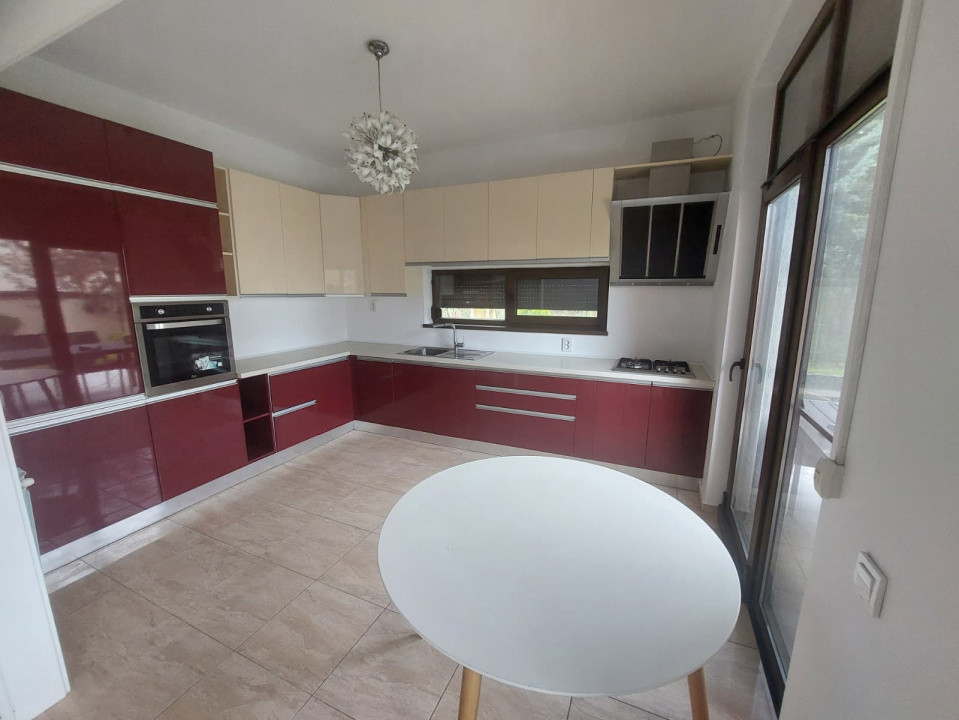 Constanta Sud (Lazu), vila P+1, 5 camere, renovata 2026