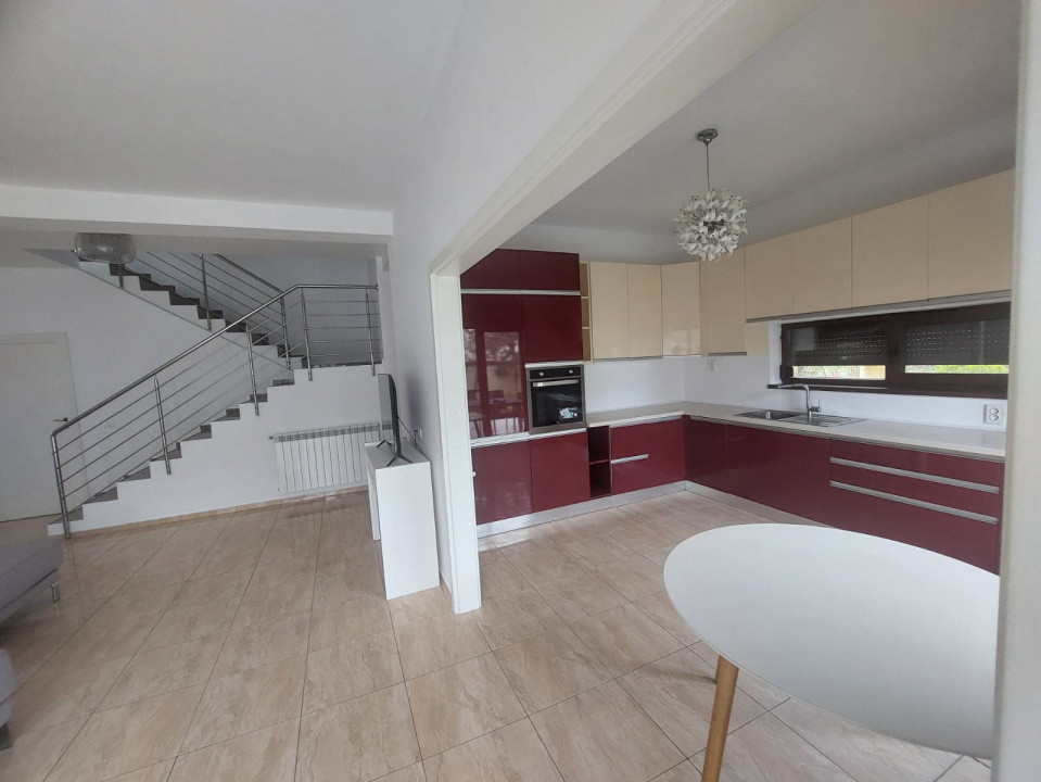Constanta Sud (Lazu), vila P+1, 5 camere, renovata 2026