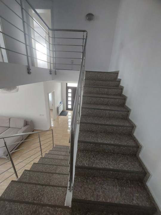 Constanta Sud (Lazu), vila P+1, 5 camere, renovata 2026