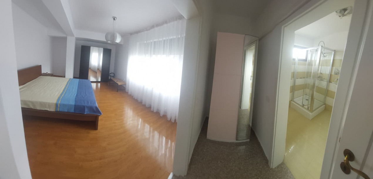 Constanta Sud (Lazu), vila P+1, 5 camere, renovata 2026