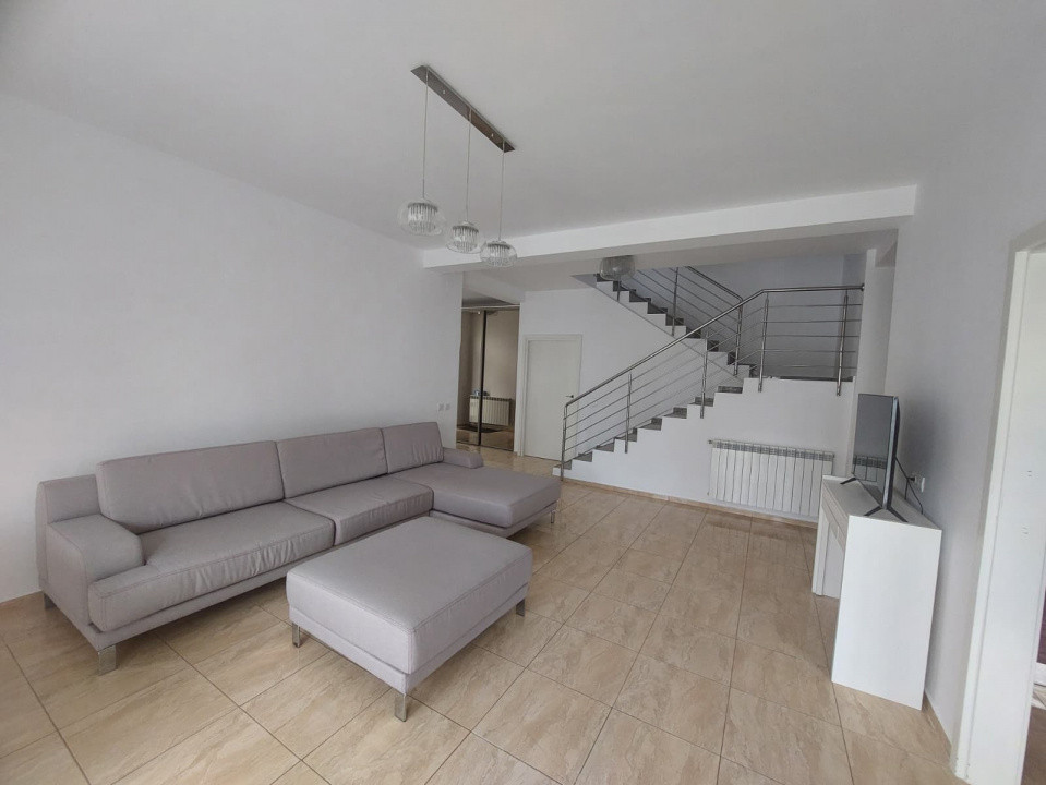Constanta Sud (Lazu), vila P+1, 5 camere, renovata 2026