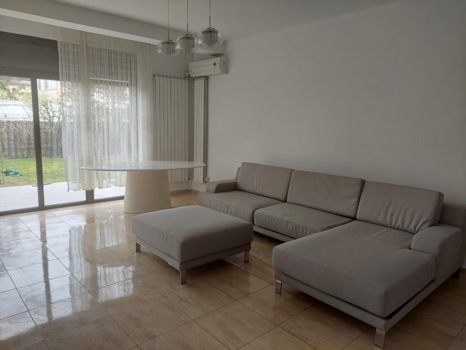 Constanta Sud (Lazu), vila P+1, 5 camere, renovata 2026