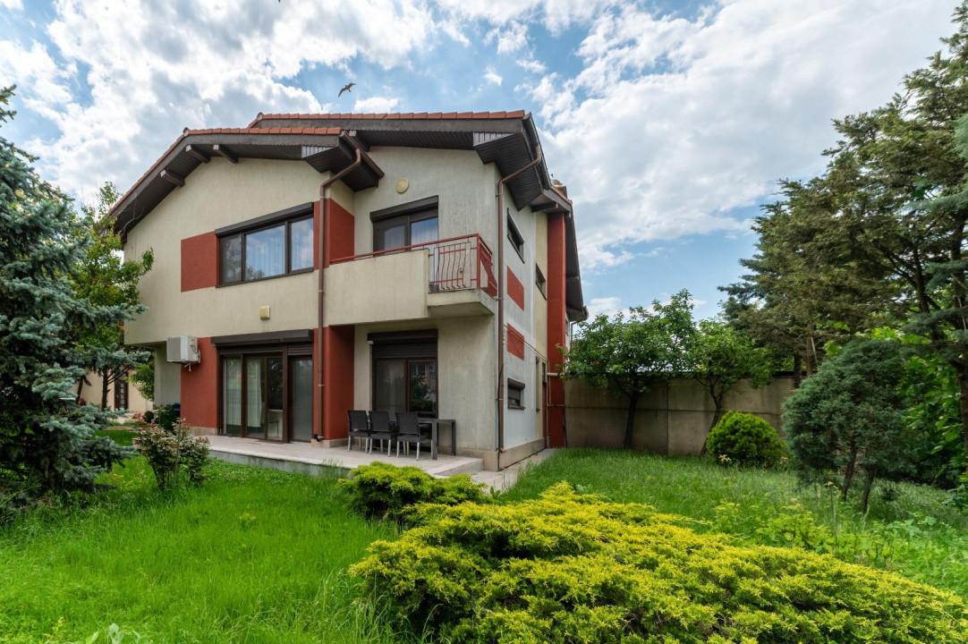 Constanta Sud (Lazu), vila P+1, 5 camere, renovata 2026
