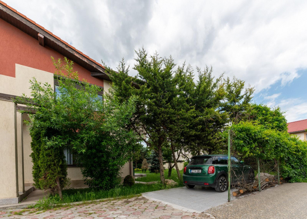 Constanta Sud (Lazu), vila P+1, 5 camere, renovata 2026