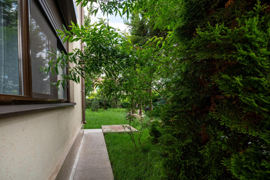 Constanta Sud (Lazu), vila P+1, 5 camere, renovata 2026