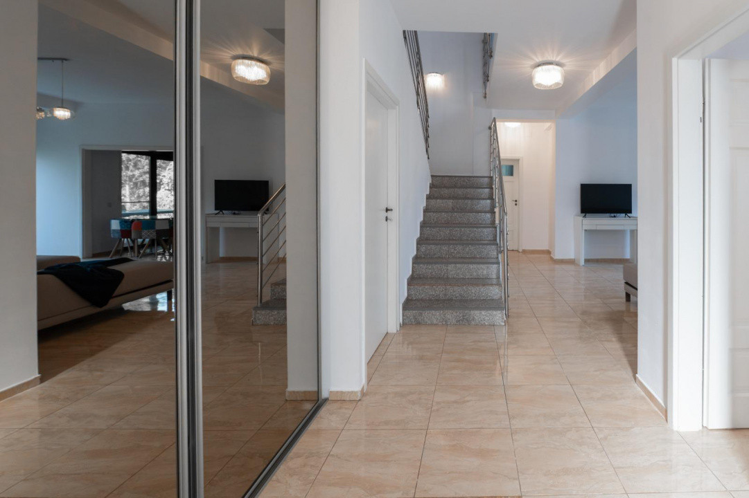 Constanta Sud (Lazu), vila P+1, 5 camere, renovata 2026