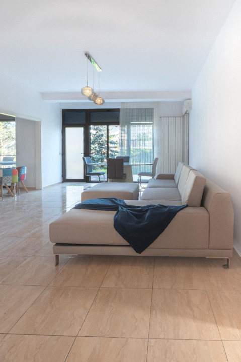 Constanta Sud (Lazu), vila P+1, 5 camere, renovata 2026