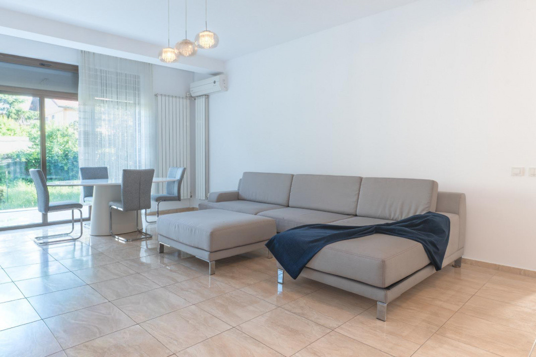 Constanta Sud (Lazu), vila P+1, 5 camere, renovata 2026