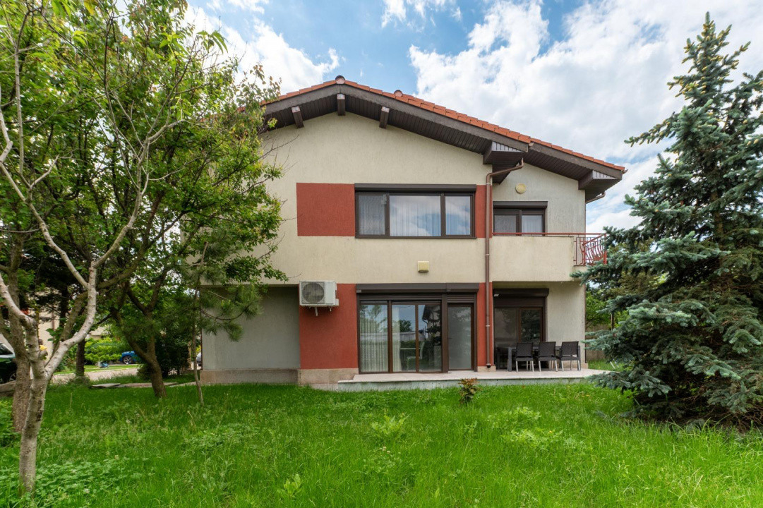 Constanta Sud (Lazu), vila P+1, 5 camere, renovata 2026