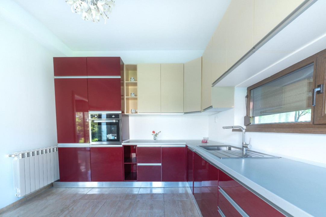 Constanta Sud (Lazu), vila P+1, 5 camere, renovata 2026