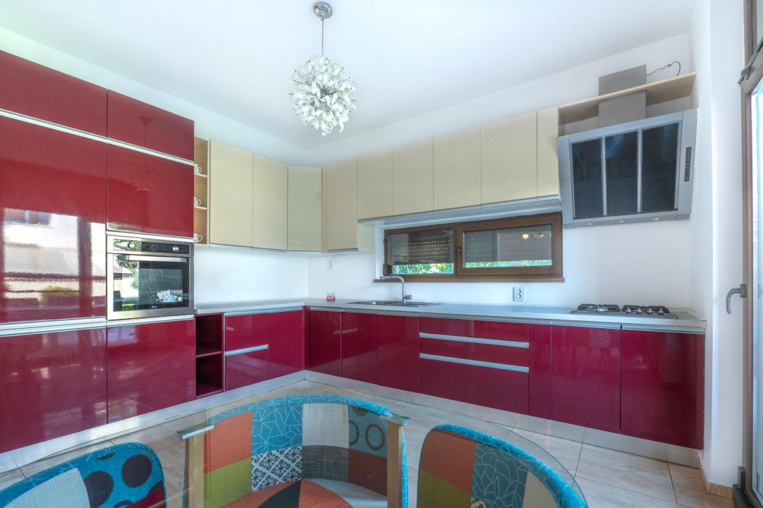 Constanta Sud (Lazu), vila P+1, 5 camere, renovata 2026
