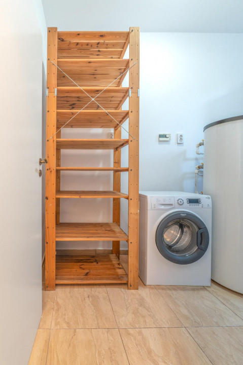 Constanta Sud (Lazu), vila P+1, 5 camere, renovata 2026