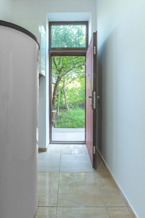Constanta Sud (Lazu), vila P+1, 5 camere, renovata 2026
