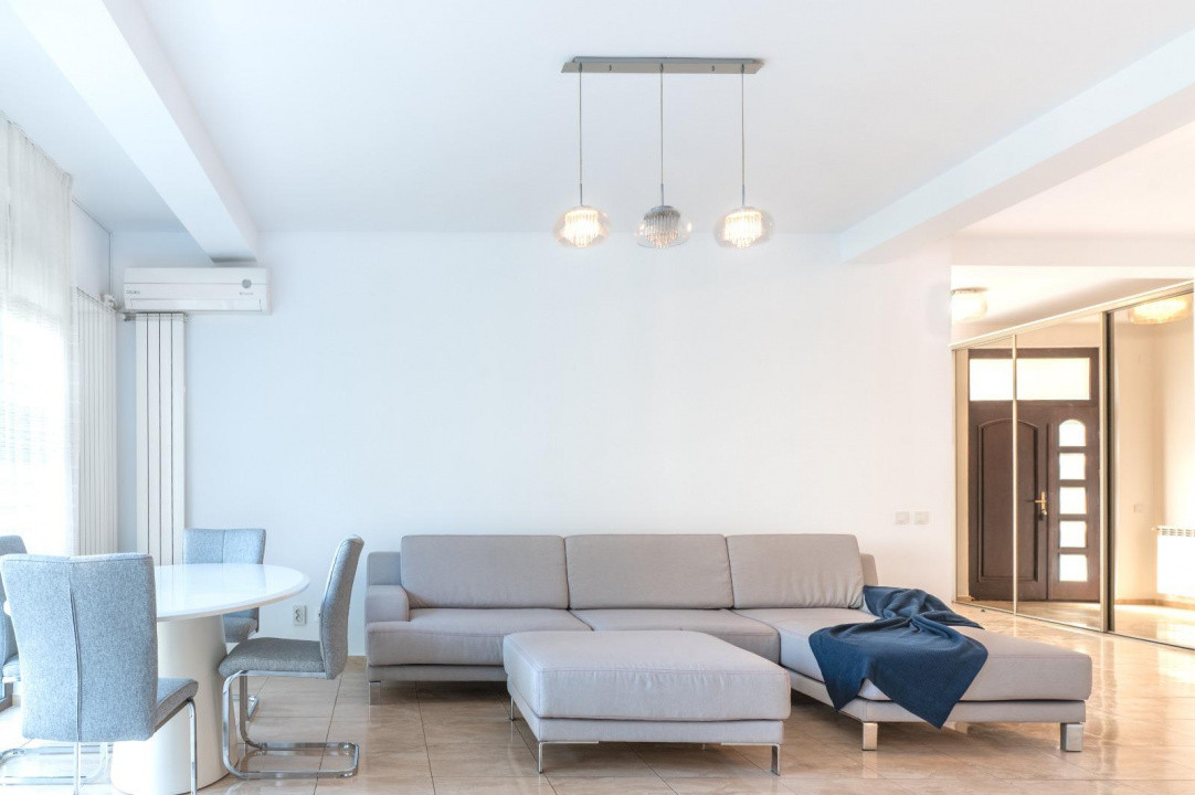 Constanta Sud (Lazu), vila P+1, 5 camere, renovata 2026