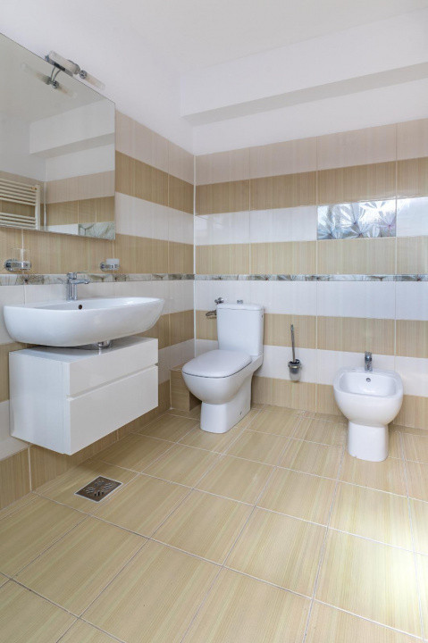 Constanta Sud (Lazu), vila P+1, 5 camere, renovata 2026