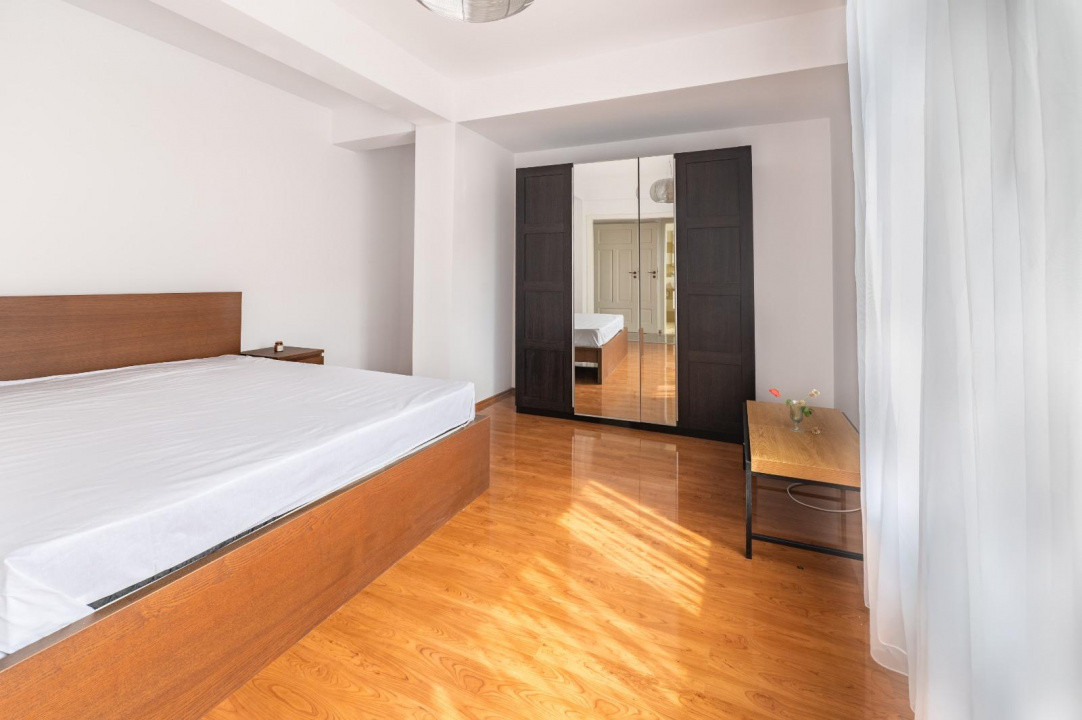 Constanta Sud (Lazu), vila P+1, 5 camere, renovata 2026