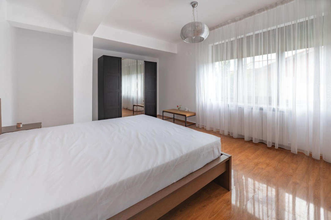 Constanta Sud (Lazu), vila P+1, 5 camere, renovata 2026