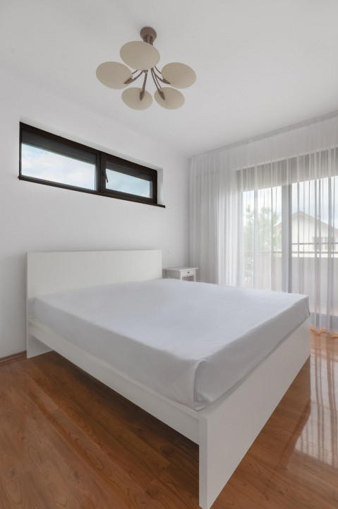 Constanta Sud (Lazu), vila P+1, 5 camere, renovata 2026