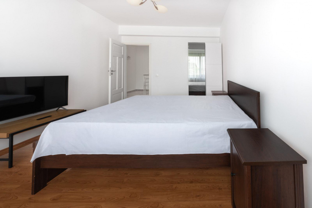 Constanta Sud (Lazu), vila P+1, 5 camere, renovata 2026