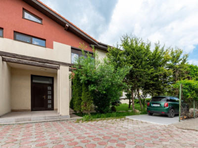 Constanta Sud (Lazu), vila P+1, 5 camere, renovata 2026