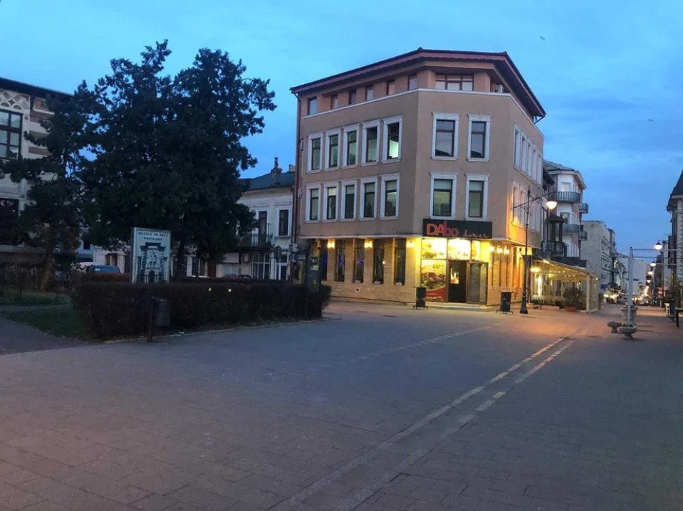 Piata Ovidiu - Centrul Vechi, spatiu comercial, 211 mp.