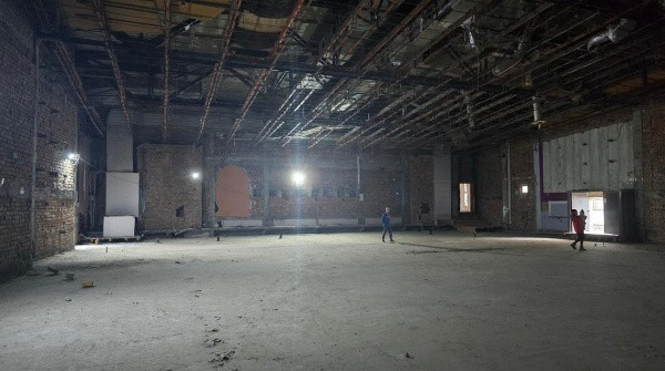 Dacia, spatiu comercial 800 mp., ideal de personalizat !