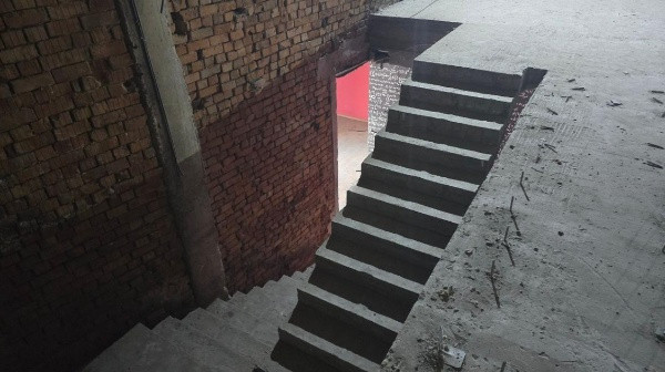 Dacia, spatiu comercial 800 mp., ideal de personalizat !