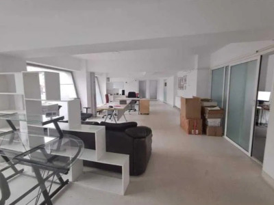 Cappitol, spatiu cu maxima expunere, 180 mp.