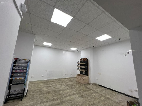 Casa de Cultura, trafic intens, spatiu comercial  106 mp., rampa