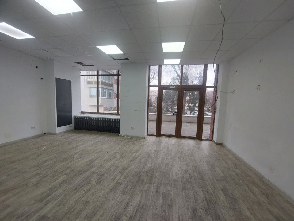 Casa de Cultura, trafic intens, spatiu comercial  106 mp., rampa