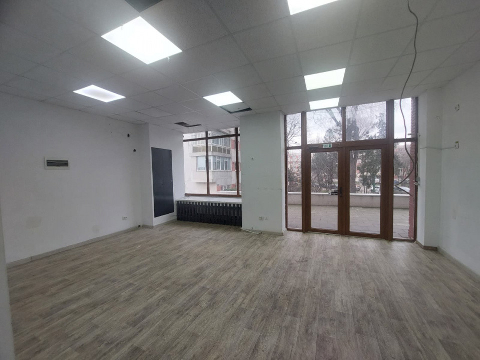 Casa de Cultura, trafic intens, spatiu comercial  106 mp., rampa