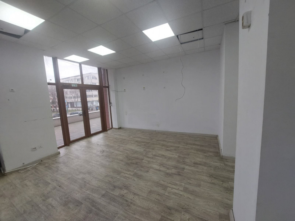 Casa de Cultura, trafic intens, spatiu comercial  106 mp., rampa