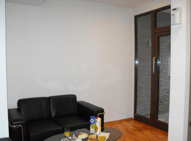 Gara, spatiu comercial D+P, 135 mp. + curte 45 mp., MOBILAT
