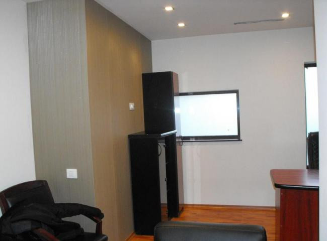 Gara, spatiu comercial D+P, 135 mp. + curte 45 mp., MOBILAT