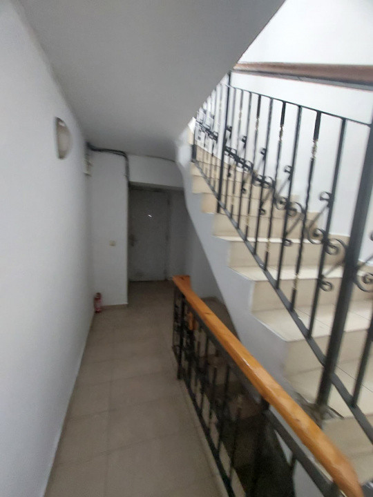 Ultracentral - cladire comercială  de închiriat – S+P+2+M –