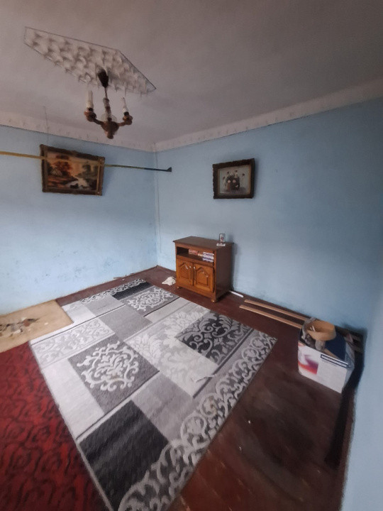 Km. 5 - Viile Noi, casa 4 camere, libera, pe colt