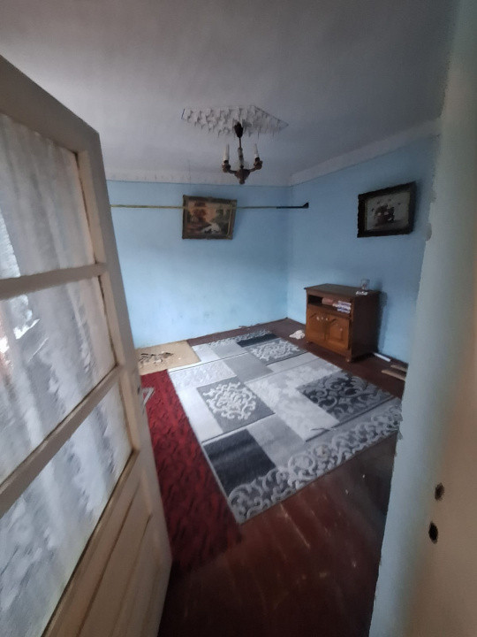 Km. 5 - Viile Noi, casa 4 camere, libera, pe colt