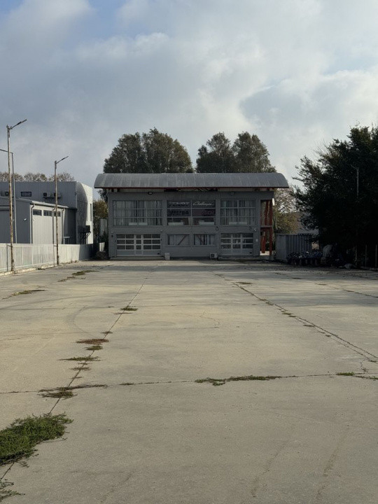 Ovidiu - Birouri 120mp. +garaj 60 mp.+ platformă betonată 2500 mp.