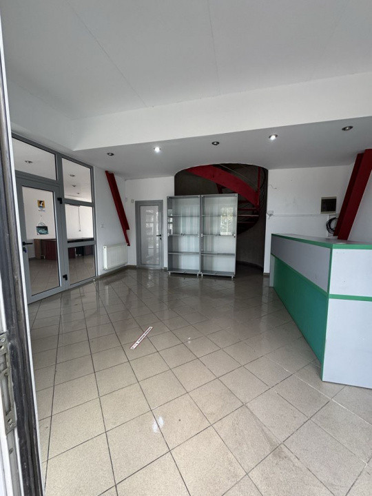 Ovidiu - Birouri 120mp. +garaj 60 mp.+ platformă betonată 2500 mp.