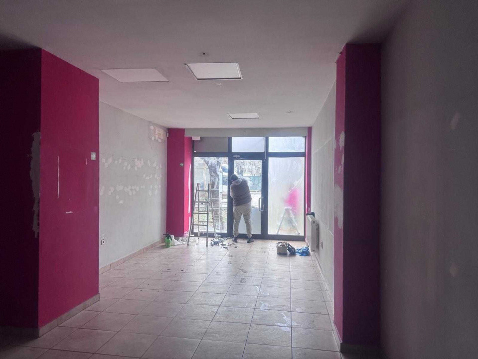 bd. Aurel Vlaicu - spatiu comercial 84 mp., intrare din strada