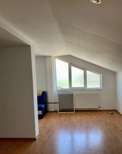 ZONA INDUSTRIALA -  SPAȚIU P+1+M – IDEAL PENTRU SEDIU FIRMA/ SHOWROOM/ BIROURI