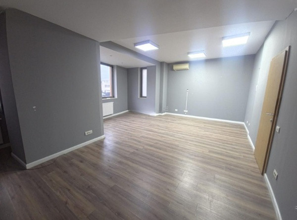 Bd. MAMAIA, spatiu birouri, UTILITATI INCLUSE