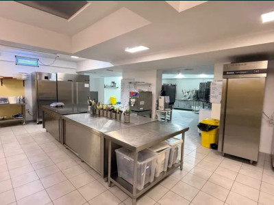  Piata Ovidiu, spatiu comercial 316 mp.